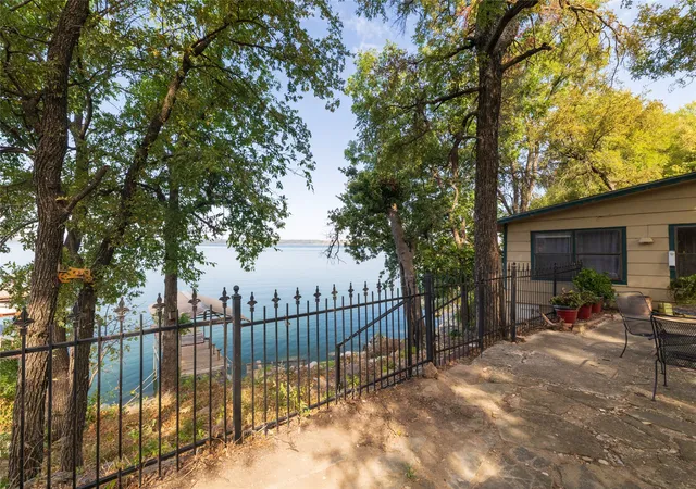Photo 4 of Single family home for sale at 1009 Mesquite Point, Bridgeport, TX 76426 | MLS# 21376091 | Listing updated on 2026-09-11