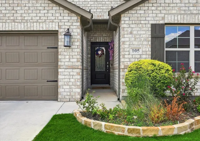 Photo 3 of Sale Pending at 105 Mossy Oak Trl, Fort Worth, TX 76131 | MLS# 21373803 | Listing updated on 2026-09-18