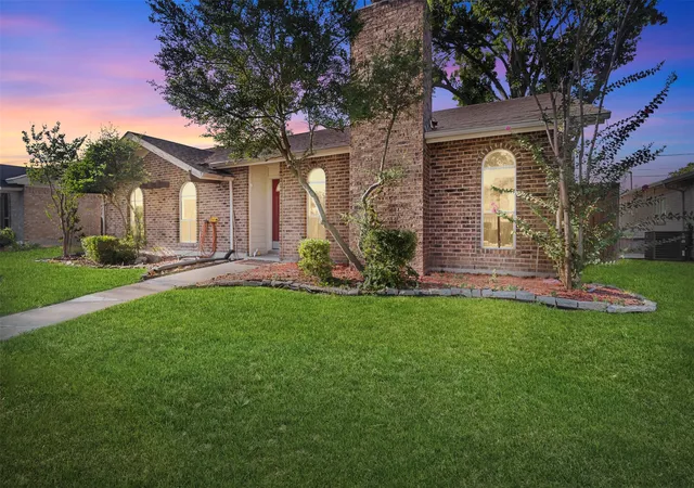 Photo 1 of Sale Pending at 2209 Overglen Dr, Plano, TX 75074 | MLS# 21376845 | Listing updated on 2026-09-29