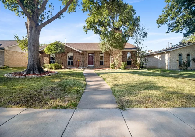 Photo 3 of Sale Pending at 2209 Overglen Dr, Plano, TX 75074 | MLS# 21376845 | Listing updated on 2026-09-29