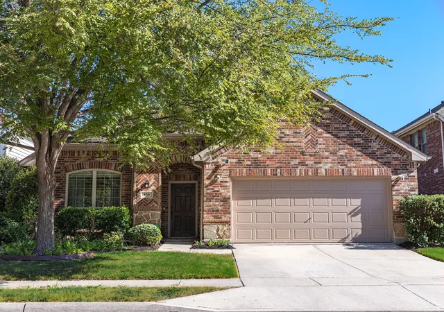 Photo 1 of Single family home for sale at 839 Lake Forest Trl, Little Elm, TX 75068 | MLS# 21374973 | Listing updated on 2026-09-10