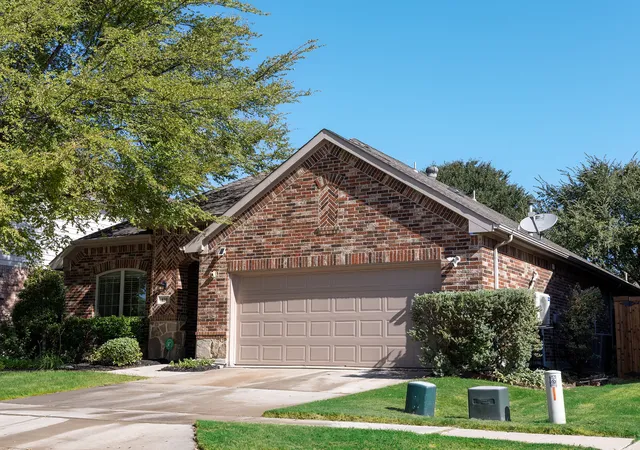 Photo 2 of Single family home for sale at 839 Lake Forest Trl, Little Elm, TX 75068 | MLS# 21374973 | Listing updated on 2026-09-10