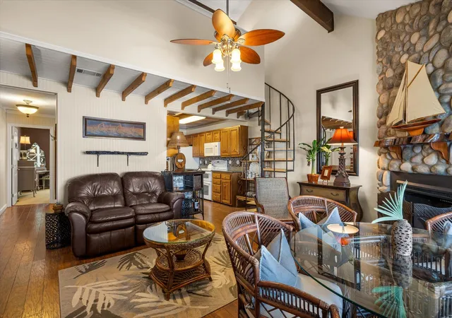 Photo 3 of Single family home for sale at 6606 Carol Ct, Granbury, TX 76048 | MLS# 21368206 | Listing updated on 2026-09-11