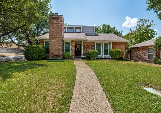 Photo 1 of Single family home for sale at 2702 Duval Dr, Dallas, TX 75211 | MLS# 21362441 | Listing updated on 2026-09-12