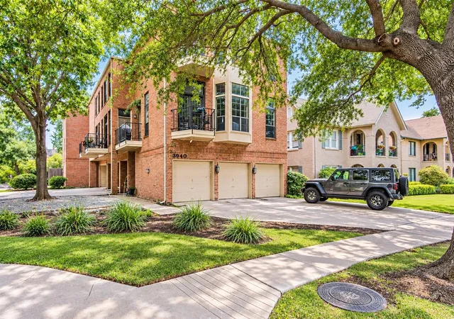 Photo 1 of Condo for sale at 3940 Hawthorne Ave #6, Dallas, TX 75219 | MLS# 21375180 | Listing updated on 2026-09-16
