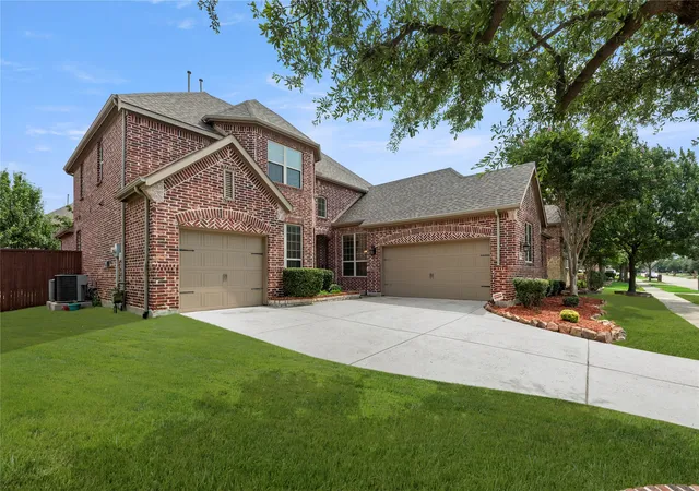 Photo 2 of Single family home for sale at 726 Sleepy Crk Dr, Frisco, TX 75036 | MLS# 21376895 | Listing updated on 2026-09-12