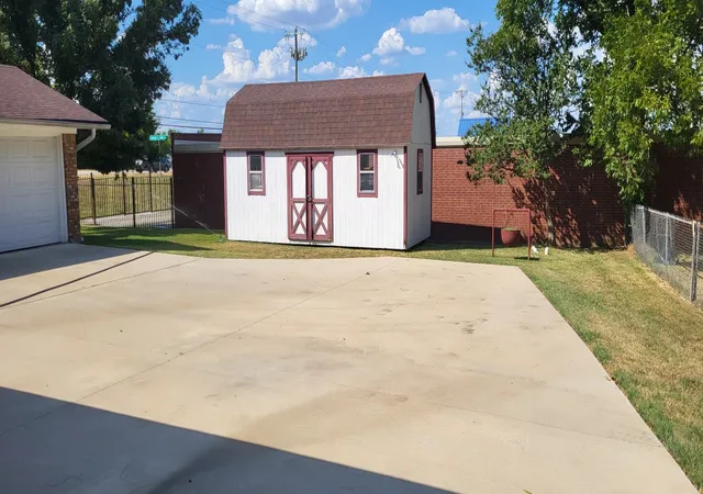 Photo 3 of Sale Pending at 1321 Lakeview Dr, Sulphur Springs, TX 75482 | MLS# 21376631 | Listing updated on 2026-09-09
