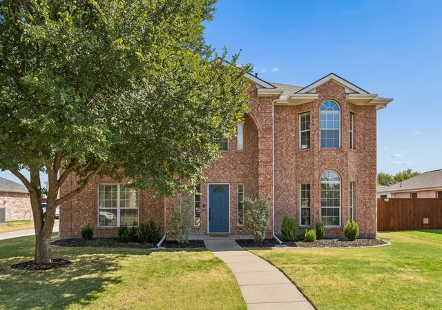 Photo 2 of Single family home for sale at 1532 Pine Blf Dr, Allen, TX 75002 | MLS# 21377005 | Listing updated on 2026-09-25