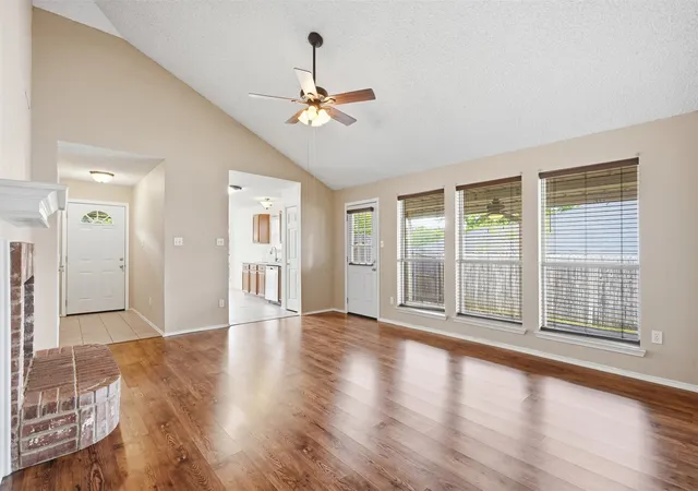 Photo 3 of Single family home for sale at 214 Merlin Dr, Weatherford, TX 76086 | MLS# 21375610 | Listing updated on 2026-09-09