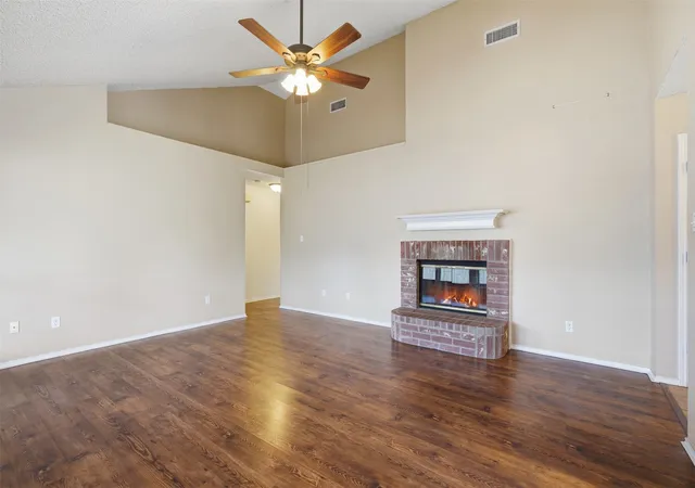 Photo 4 of Single family home for sale at 214 Merlin Dr, Weatherford, TX 76086 | MLS# 21375610 | Listing updated on 2026-09-09