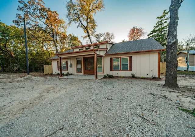 Photo 1 of Sale Pending at 9469 Pinewood, Quinlan, TX 75474 | MLS# 21362693 | Listing updated on 2026-09-14