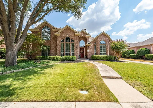 Photo 2 of Single family home for sale at 2644 Newcastle Dr, Carrollton, TX 75007 | MLS# 21374149 | Listing updated on 2026-09-14