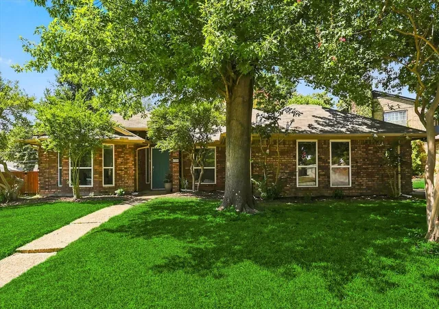 Photo 1 of Sale Pending at 4300 Downsview Ct, Arlington, TX 76016 | MLS# 21368779 | Listing updated on 2026-09-14