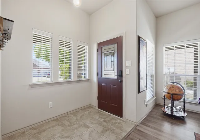 Photo 4 of Single family home for sale at 8312 Indian Blf Trl, Fort Worth, TX 76131 | MLS# 21374842 | Listing updated on 2026-09-12