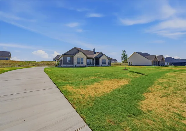 Photo 3 of Single family home for sale at 153 Big Sky Rd, Decatur, TX 76234 | MLS# 21375454 | Listing updated on 2026-09-10