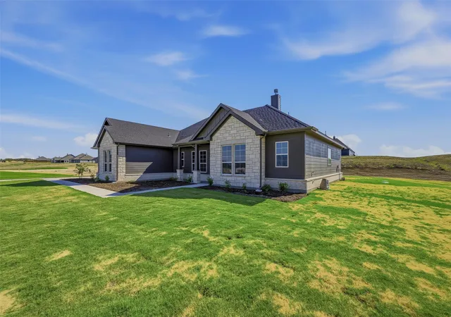 Photo 4 of Single family home for sale at 153 Big Sky Rd, Decatur, TX 76234 | MLS# 21375454 | Listing updated on 2026-09-10