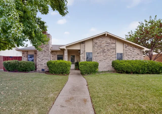 Photo 2 of Single family home for sale at 808 Rushmore Ln, Plano, TX 75023 | MLS# 21376147 | Listing updated on 2026-09-13