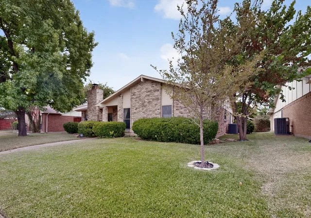 Photo 3 of Single family home for sale at 808 Rushmore Ln, Plano, TX 75023 | MLS# 21376147 | Listing updated on 2026-09-13