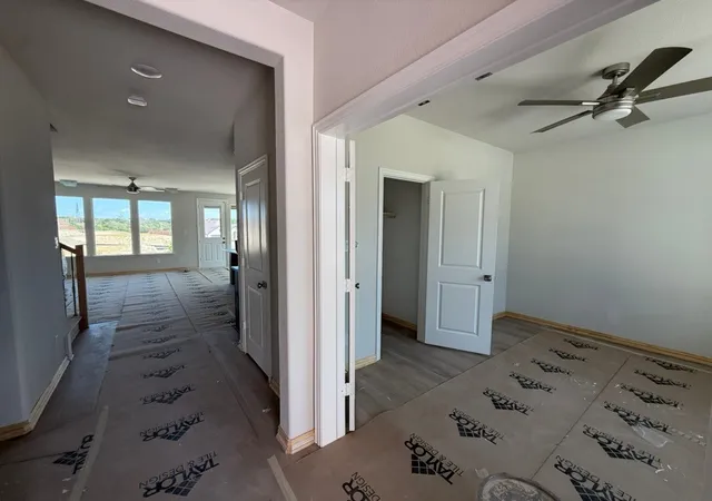 Photo 3 of Single family home for sale at 524 Vista Ridge Dr, Weatherford, TX 76087 | MLS# 21377133 | Listing updated on 2026-09-12