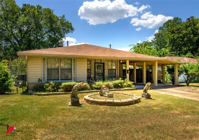 Single family home for sale at 3513 Bellaire Ave, Shreveport, LA 71109 | MLS# 21367219