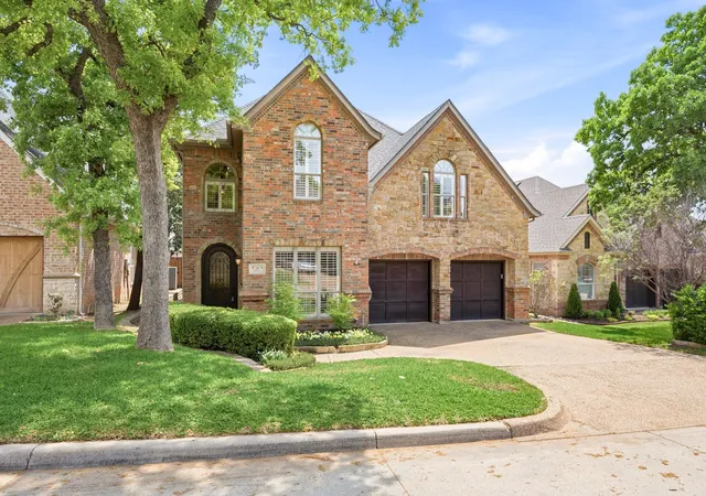 Photo 2 of Single family home for sale at 18 Jamie Ct, Roanoke, TX 76262 | MLS# 21367820 | Listing updated on 2026-09-13