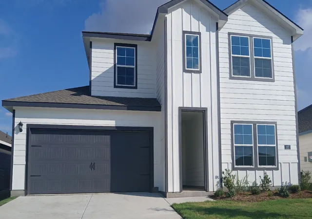 Photo 1 of Sale Pending at 207 Whispering Pine Dr, Royse City, TX 75189 | MLS# 21377152 | Listing updated on 2026-10-05
