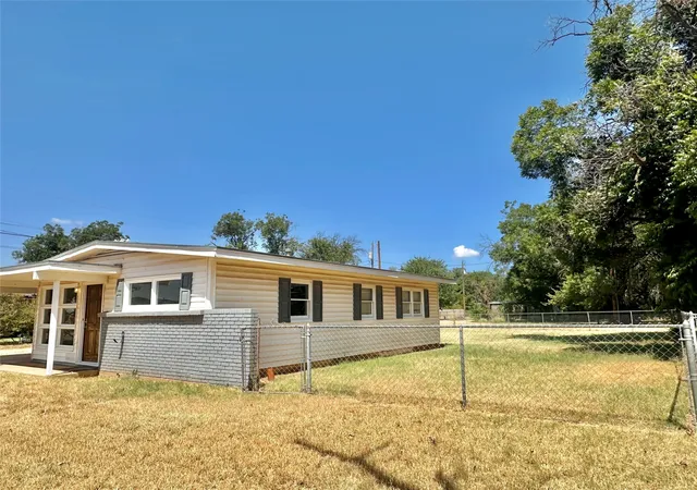 Photo 3 of Single family home for sale at 107 Laurel Dr, Winters, TX 79567 | MLS# 21377157 | Listing updated on 2026-09-11