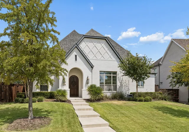 Photo 2 of Single family home for sale at 1828 Quiet Oak Pl, Aledo, TX 76008 | MLS# 21373836 | Listing updated on 2026-09-20