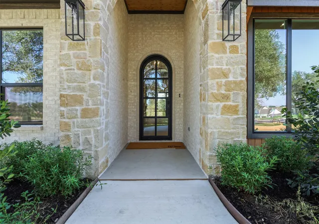 Photo 4 of Single family home for sale at 2045 Preserve Trl, Weatherford, TX 76085 | MLS# 21374984 | Listing updated on 2026-09-11