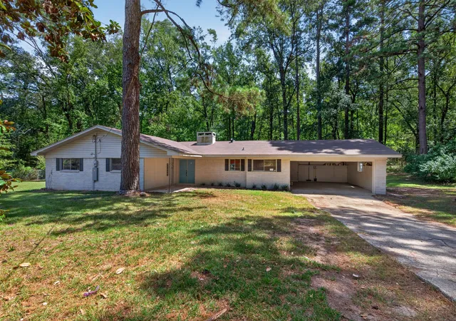Photo 2 of Single family home for sale at 811 Daleen Rd, Haughton, LA 71037 | MLS# 21377205 | Listing updated on 2026-09-16