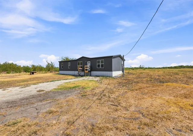 Photo 3 of Sale Pending at 3208 Ne County Rd 0200, Powell, TX 75153 | MLS# 21376455 | Listing updated on 2026-09-17