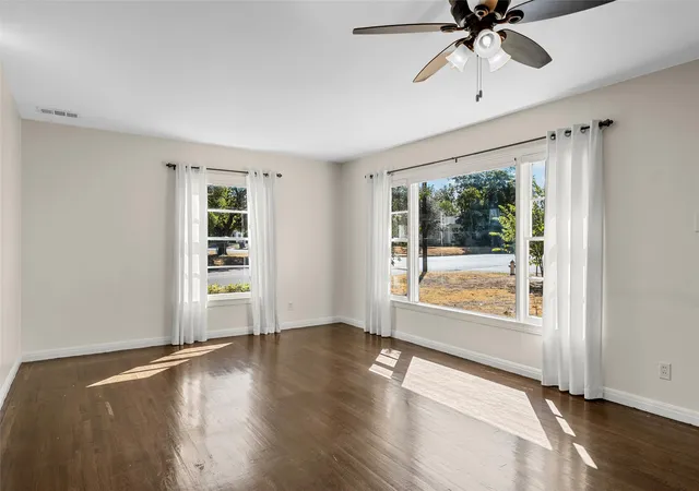 Photo 3 of Single family home for sale at 3801 Grim Ave, Waco, TX 76710 | MLS# 21374811 | Listing updated on 2026-09-12