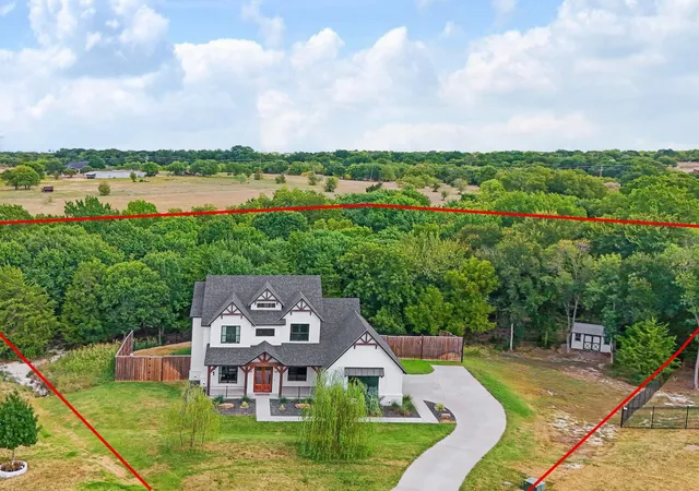 Photo 1 of Single family home for sale at 21 Jacey Ct, Waxahachie, TX 75167 | MLS# 21367433 | Listing updated on 2026-09-18