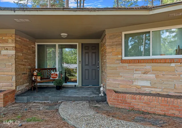 Photo 1 of Single family home for sale at 1907 S Brookwood Dr, Shreveport, LA 71118 | MLS# 21355294 | Listing updated on 2026-09-09