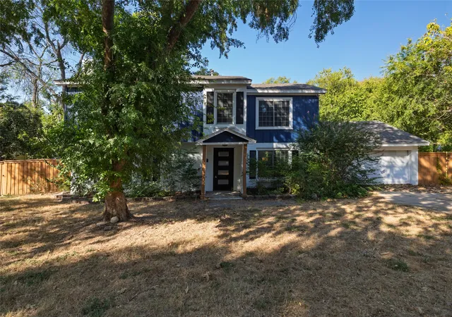 Photo 1 of Single family home for sale at 4104 Middlebrook Rd, Fort Worth, TX 76116 | MLS# 21376982 | Listing updated on 2026-09-10