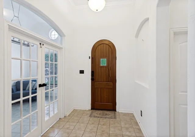 Photo 2 of Single family home for sale at 338 Spyglass Dr, Willow Park, TX 76008 | MLS# 21376126 | Listing updated on 2026-09-08