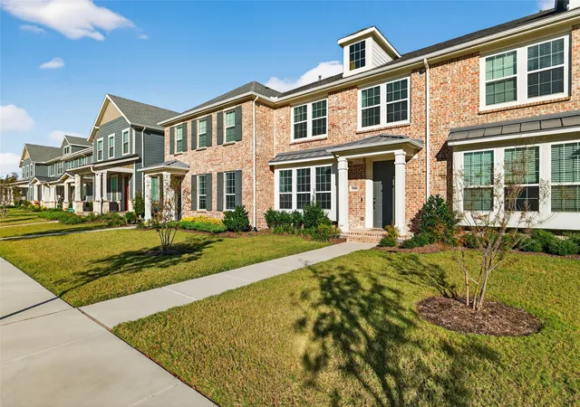 Photo 3 of Townhouse for sale at 9000 Phoebe Rd, Frisco, TX 75035 | MLS# 21377265 | Listing updated on 2026-09-11