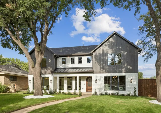 Photo 1 of Sale Pending at 10310 Mosscrest Dr, Dallas, TX 75238 | MLS# 21338257 | Listing updated on 2026-09-30
