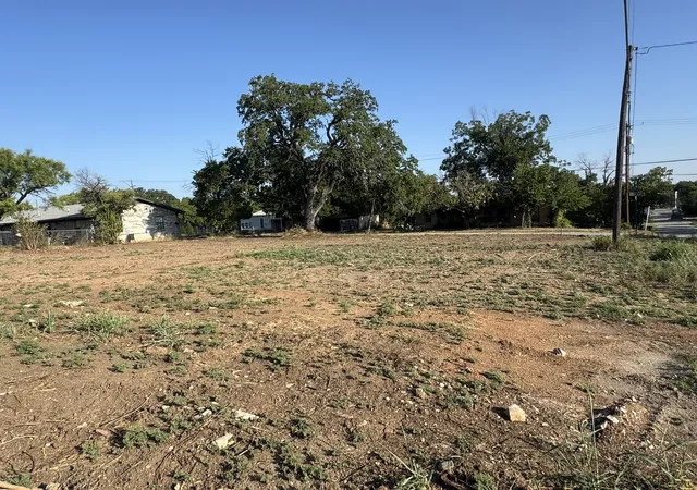 Photo 2 of Land for sale at 302 S Walnut, Brady, TX 76825 | MLS# 21377280 | Listing updated on 2026-10-20