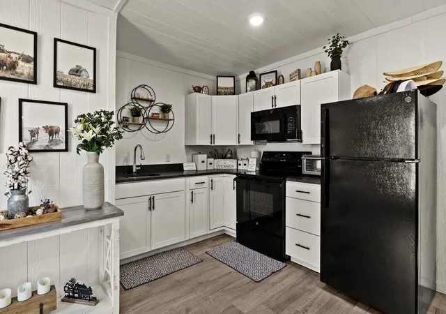 Photo 3 of Single family home for sale at 884 NE County Rd 2150, Mount Vernon, TX 75457 | MLS# 21373991 | Listing updated on 2026-09-11