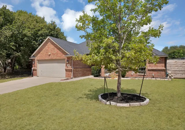 Photo 3 of Sale Pending at 137 Hirth Dr, Crowley, TX 76036 | MLS# 21371219 | Listing updated on 2026-09-14