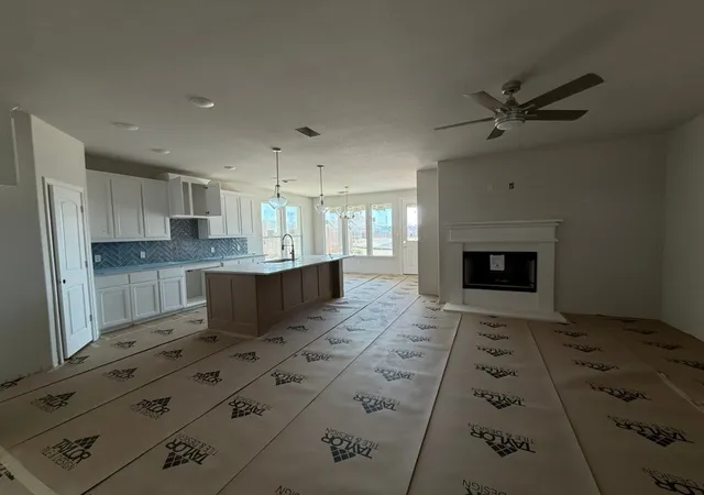 Photo 3 of Single family home for sale at 532 Vista Ridge Dr, Weatherford, TX 76087 | MLS# 21377325 | Listing updated on 2026-09-12