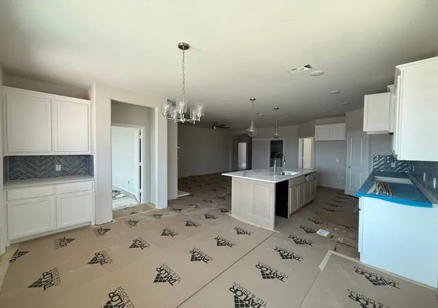 Photo 4 of Single family home for sale at 532 Vista Ridge Dr, Weatherford, TX 76087 | MLS# 21377325 | Listing updated on 2026-09-12