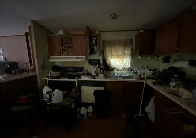 Photo 3 of Manufactured home for sale at 456 Cougar N Dr, Buna, TX 77612 | MLS# 21377331 | Listing updated on 2026-09-12