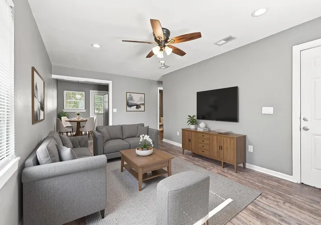 Photo 4 of Single family home for sale at 915 N Throckmorton St, Sherman, TX 75090 | MLS# 21377362 | Listing updated on 2026-09-22