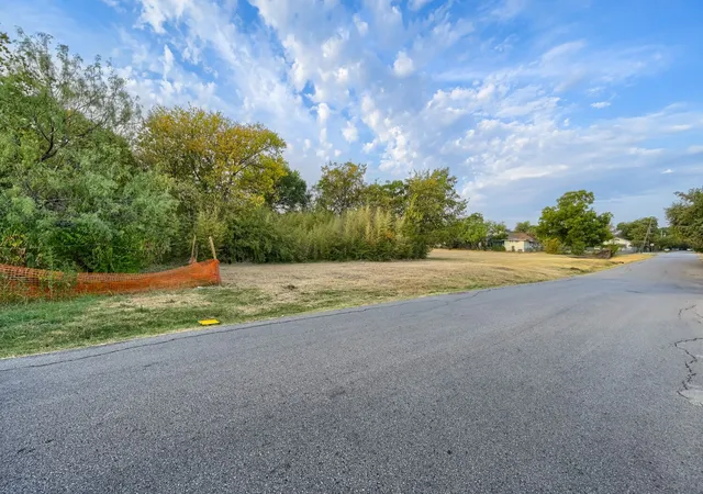 Photo 1 of Land for sale at 5218 Fitchburg St, Dallas, TX 75212 | MLS# 21376119 | Listing updated on 2026-09-07
