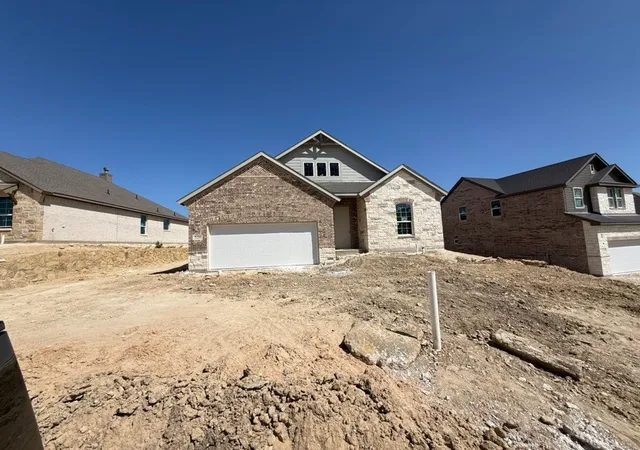 Photo 3 of Single family home for sale at 528 Vista Ridge Dr, Weatherford, TX 76087 | MLS# 21377378 | Listing updated on 2026-09-12