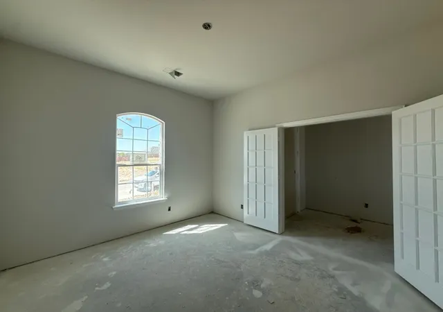 Photo 4 of Single family home for sale at 528 Vista Ridge Dr, Weatherford, TX 76087 | MLS# 21377378 | Listing updated on 2026-09-12