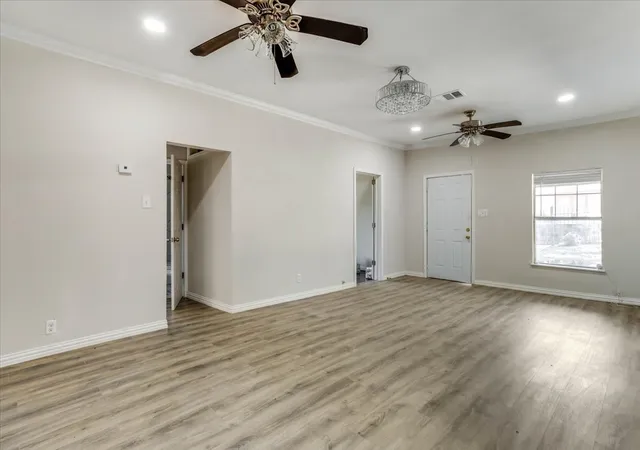 Photo 3 of House for sale at 930 S Vernon Ave, Dallas, TX 75208 | MLS# 21376655 | Listing updated on 2026-09-12