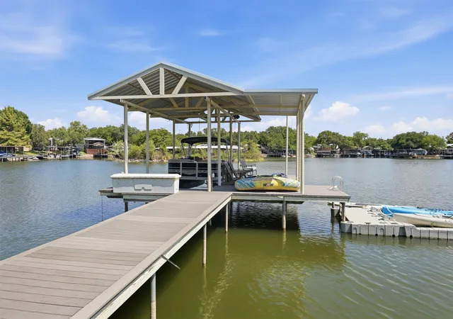 Photo 2 of Single family home for sale at 630 E Bridge St, Granbury, TX 76048 | MLS# 21376904 | Listing updated on 2026-09-08